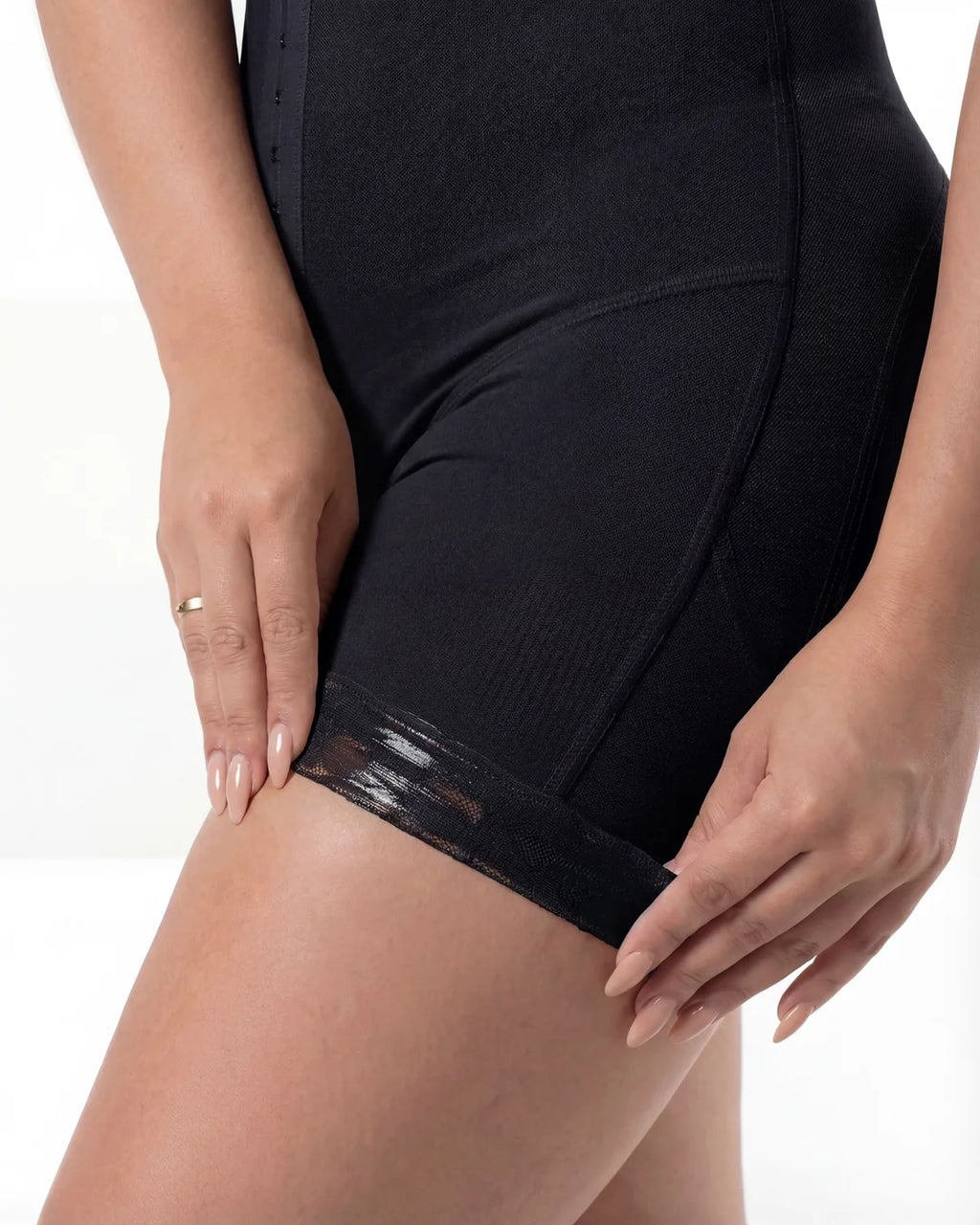 Sculpting High Waist Hooks Short - Shape Up in Style!