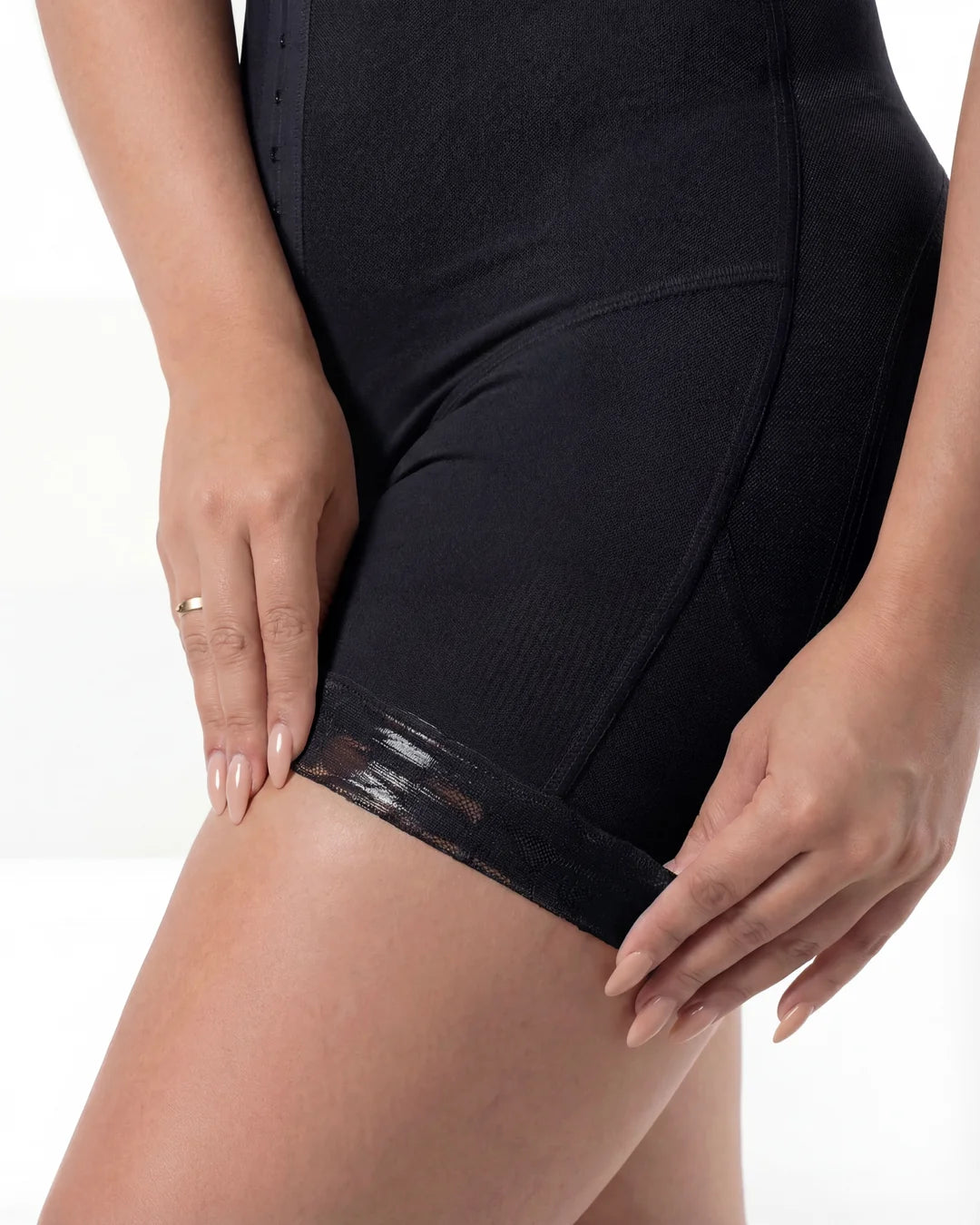 Sculpting High Waist Hooks Short - Shape Up in Style!