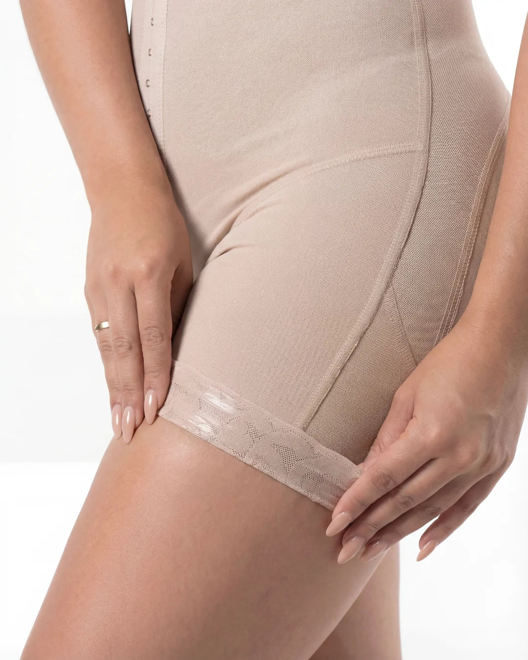 Sculpting High Waist Hooks Short - Shape Up in Style!